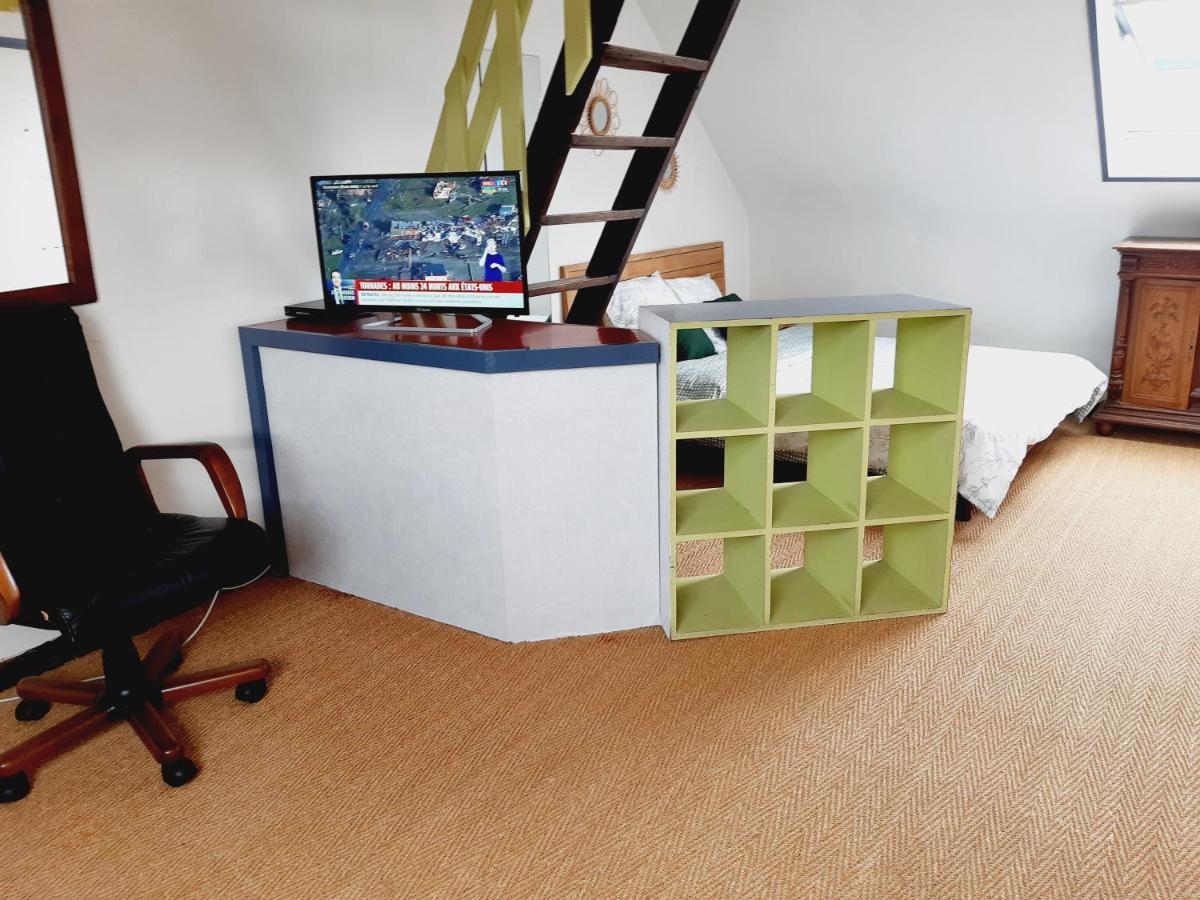 Urban Sunny & Cosy Apartment กงการ์โน ภายนอก รูปภาพ