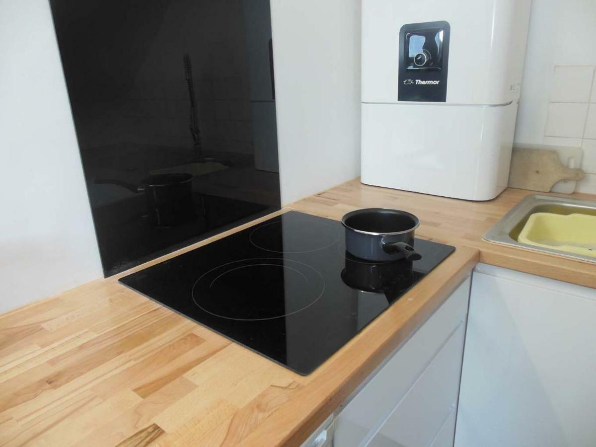 Urban Sunny & Cosy Apartment กงการ์โน ภายนอก รูปภาพ